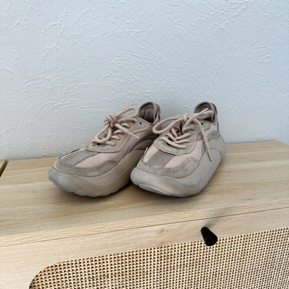 UGG | LA Cloud Low Trainer‎ Putty Tan Suede Sneakers Shoes Size 6 - Picture 3 of 8